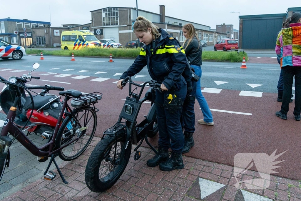 Opzittenden fatbike gewond bij botsing met auto