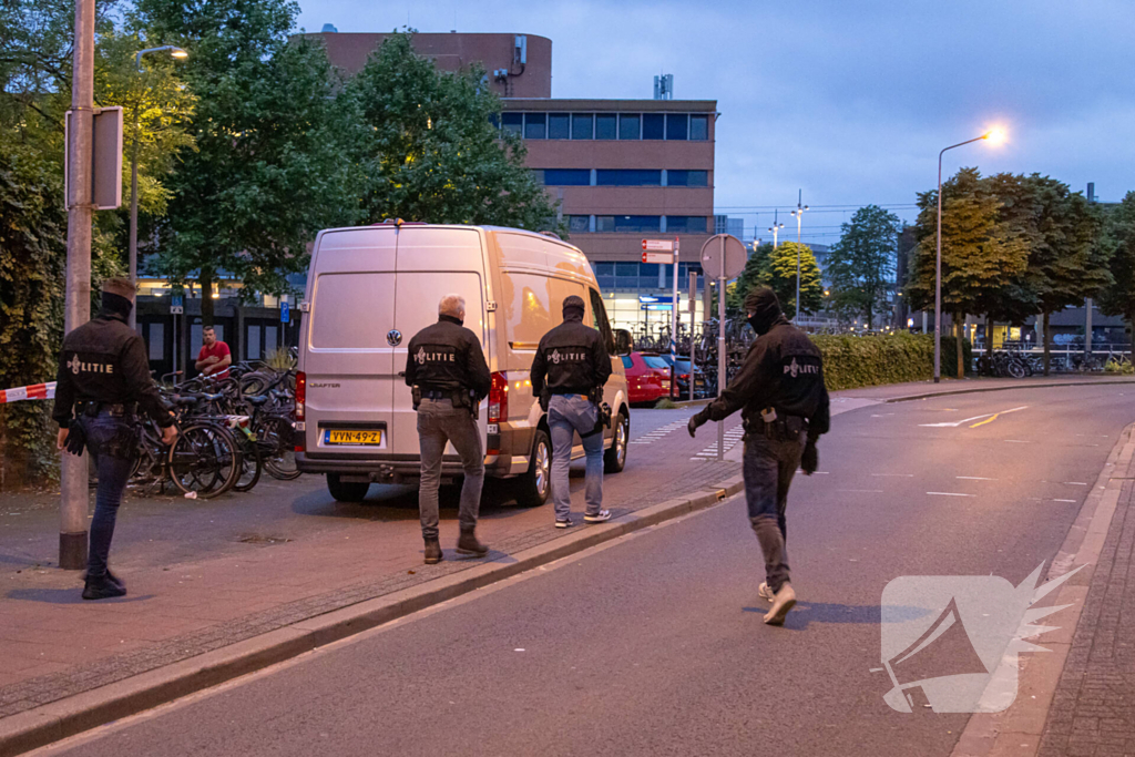 Specialistisch politieteam valt horecazaak binnen