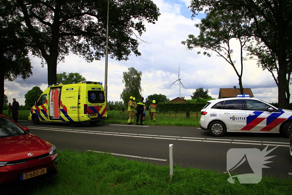 Automobilist zwaargewond na eenzijdig ongeval