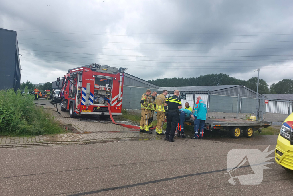 Persoon gewond bij autobrand