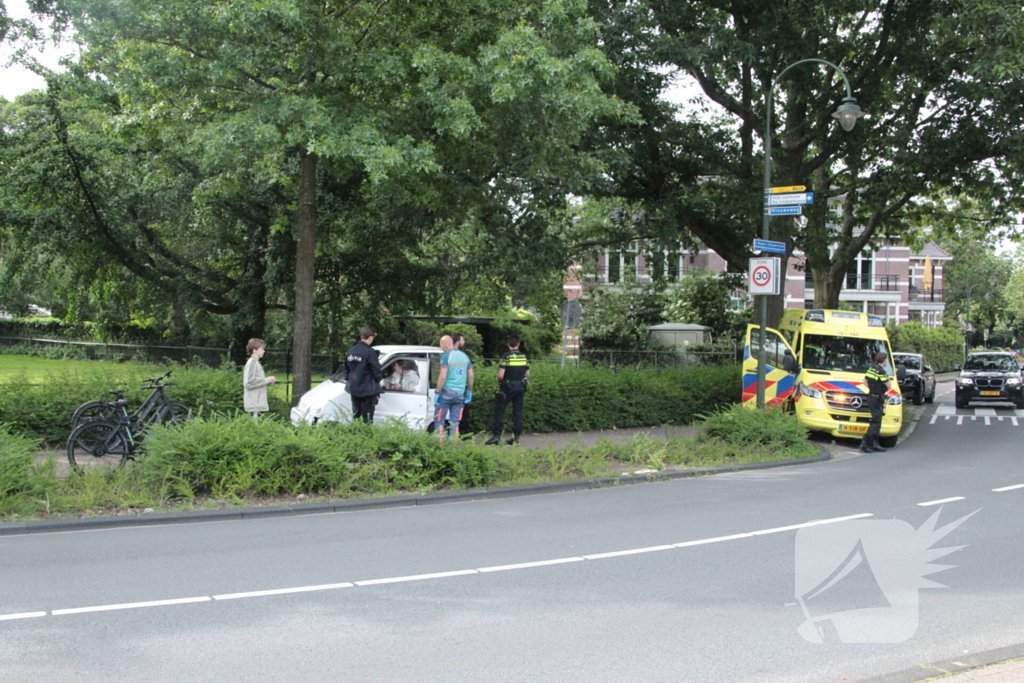 Brommobiel klapt op fietser