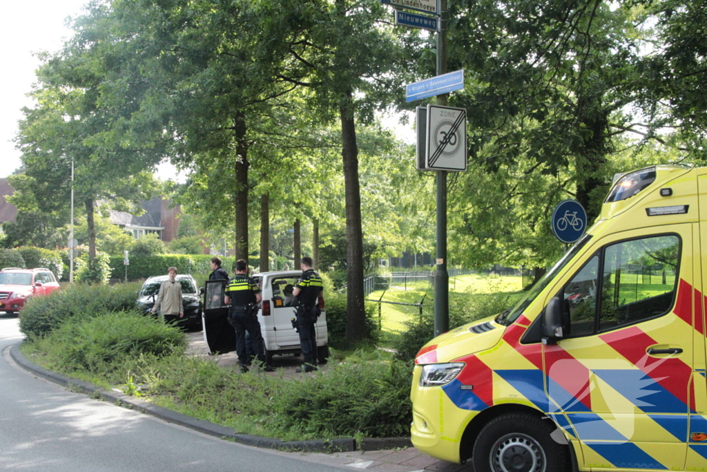 Brommobiel klapt op fietser