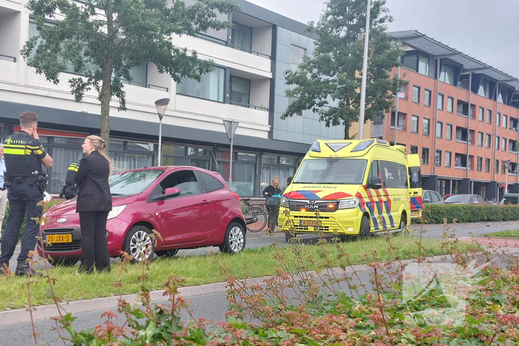 Fietser gewond bij botsing met auto