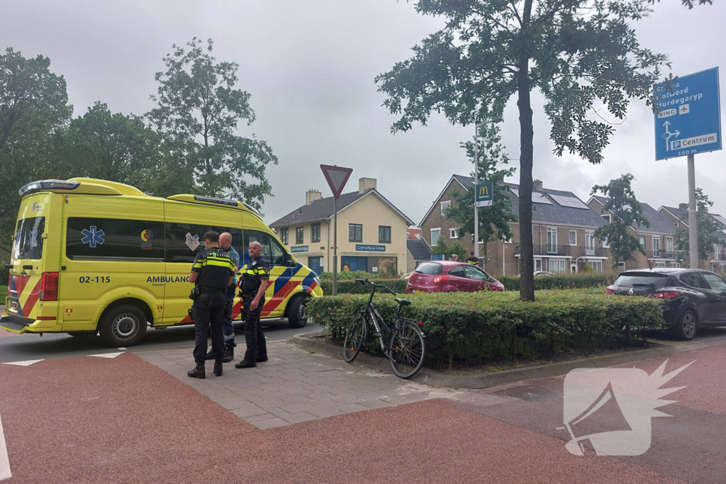 Fietser gewond bij botsing met auto