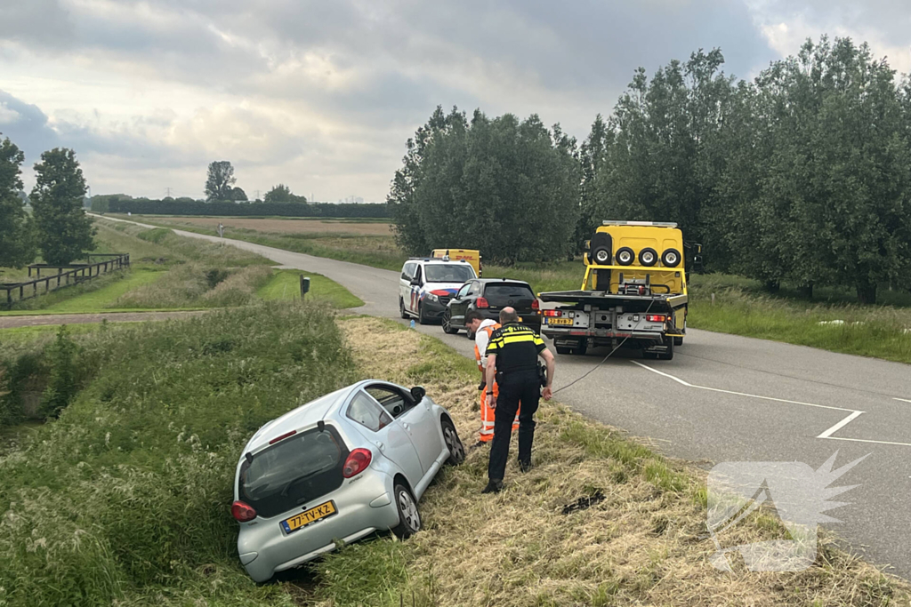 Automobilist verliest macht over het stuur