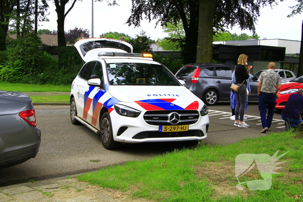 Fietser hard ten val na aanrijding met auto