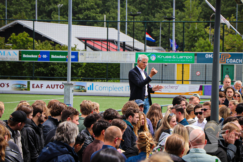 Doodgestoken Luca geëerd door voetbalvereniging