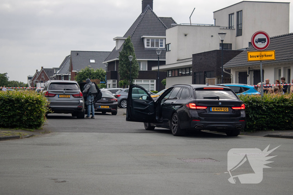 Arrestatieteam valt woning binnen