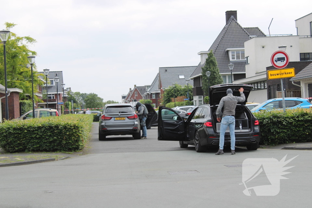 Arrestatieteam valt woning binnen