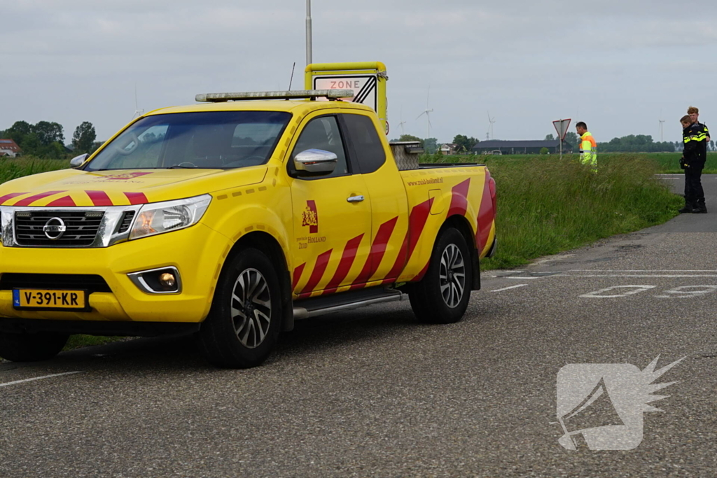 Vrouw verdwijnt met auto in de sloot