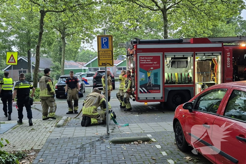 Passerende brandweerploeg merkt brand op en voorkomt erger