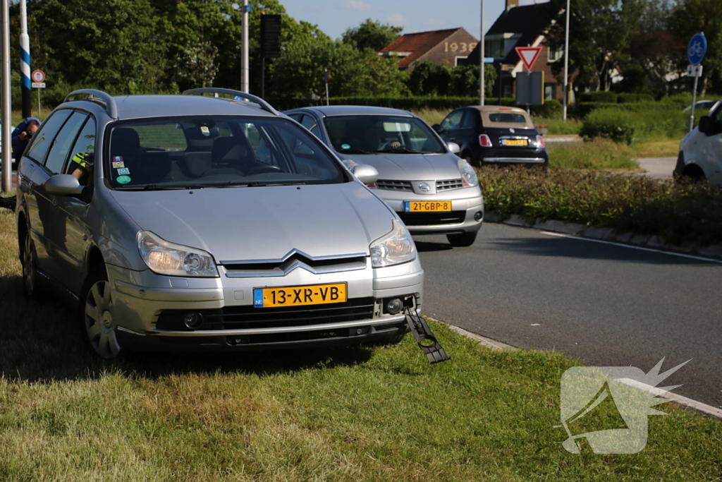 Weer een fietser aangereden op rotonde