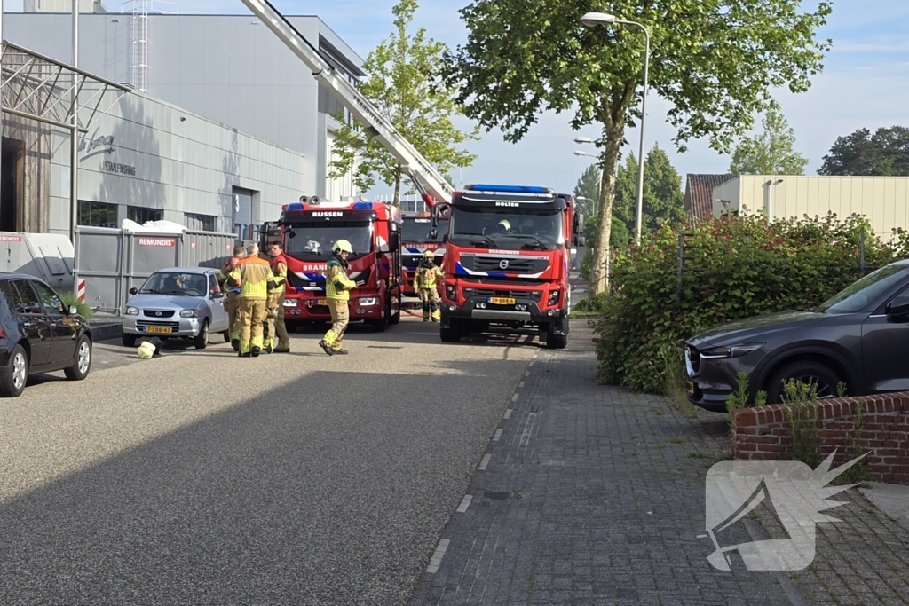 Bedrijf ontruimd door brand in bedrijfshal