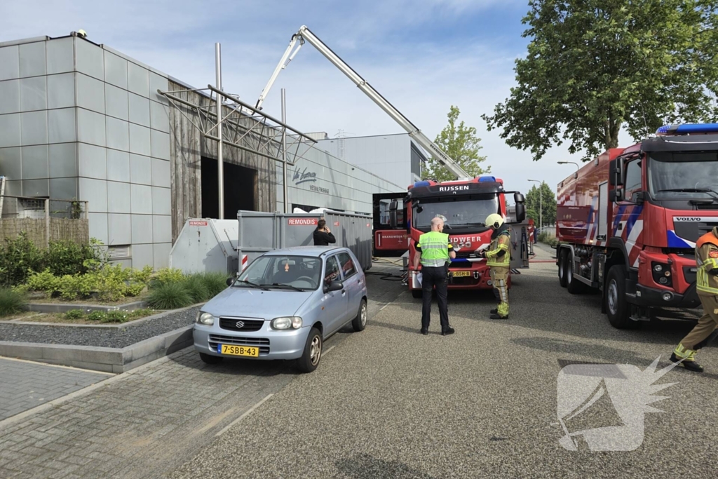 Bedrijf ontruimd door brand in bedrijfshal