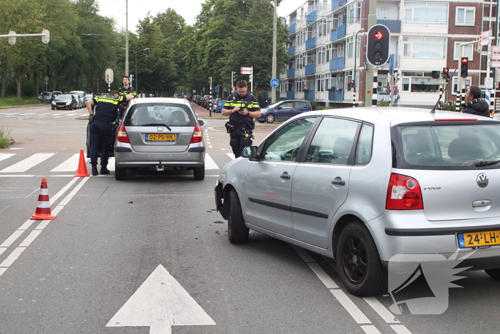 Schade na ongeval op kruising