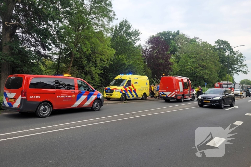 Vrouw belandt met fiets in sloot, politie doet onderzoek