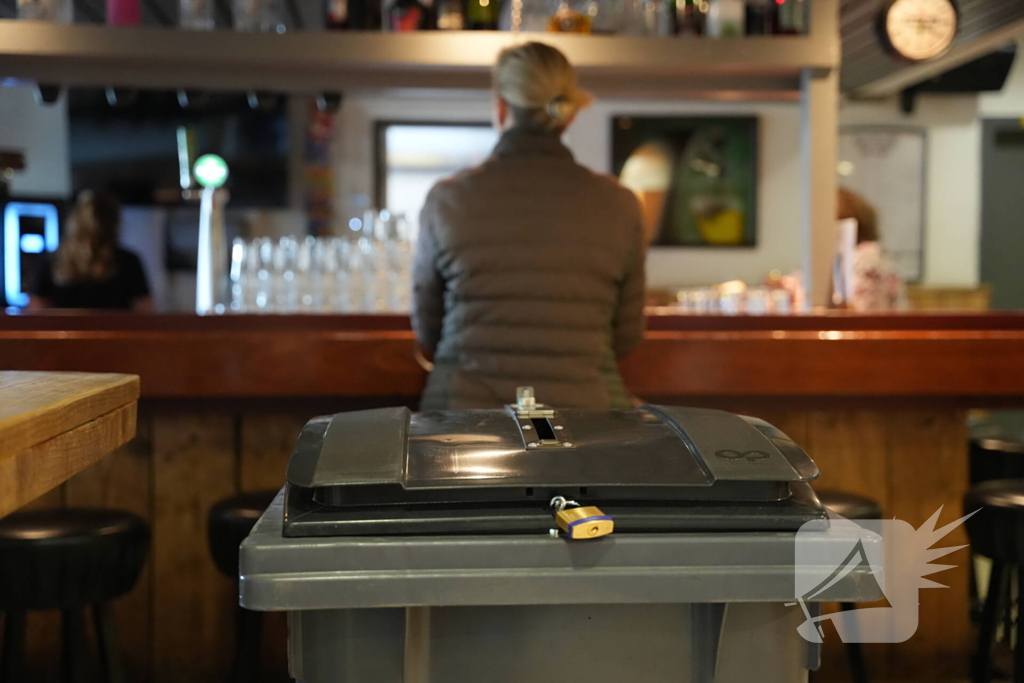 Biertje of sapje drinken na het stemmen