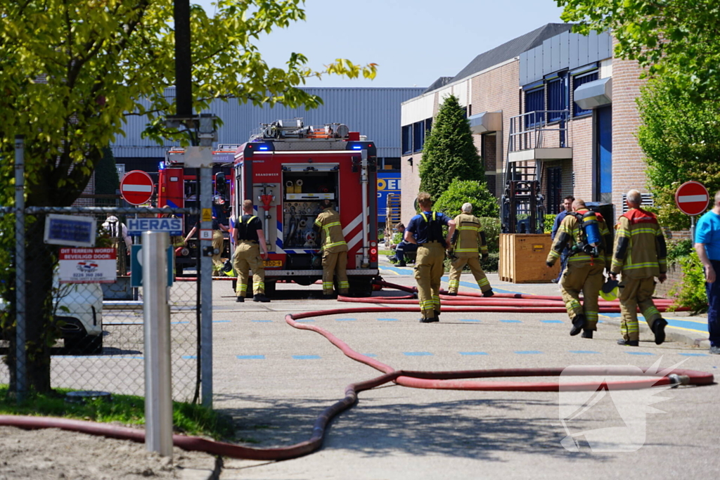 Brand bij bedrijf in transportmaterieel