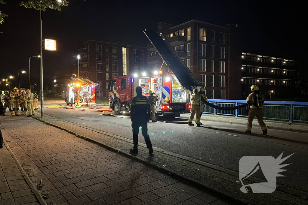 Grote uitslaande brand in pand