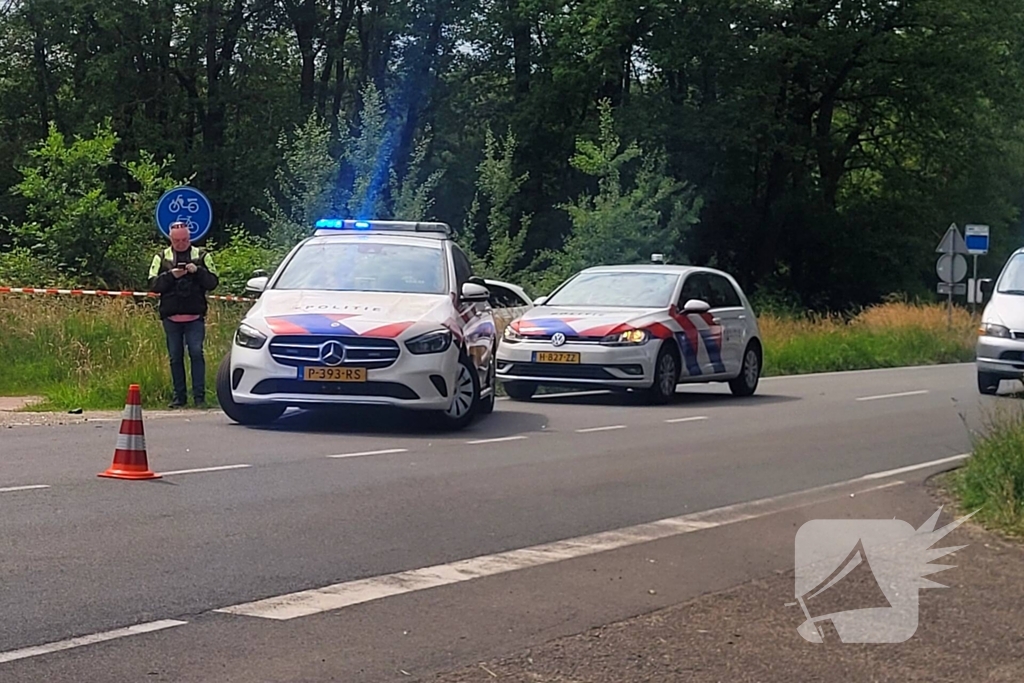 Opzittenden motor zwaargewond bij aanrijding