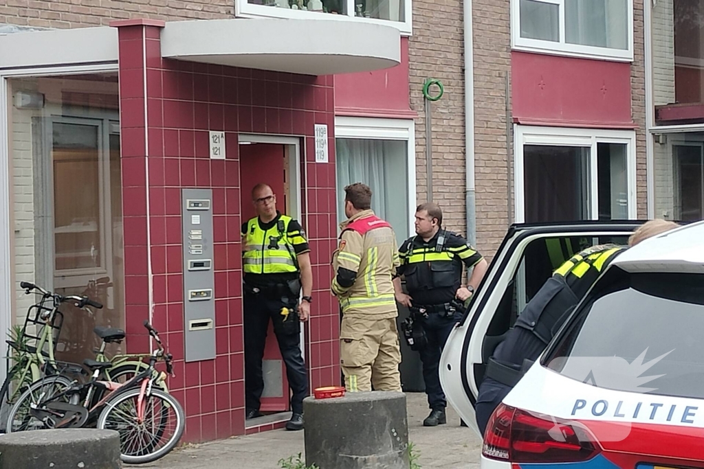 Brandweer assisteert politie bij inzet in woning