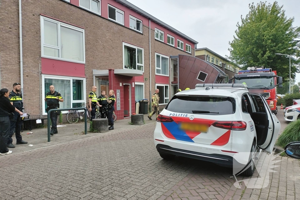 Brandweer assisteert politie bij inzet in woning