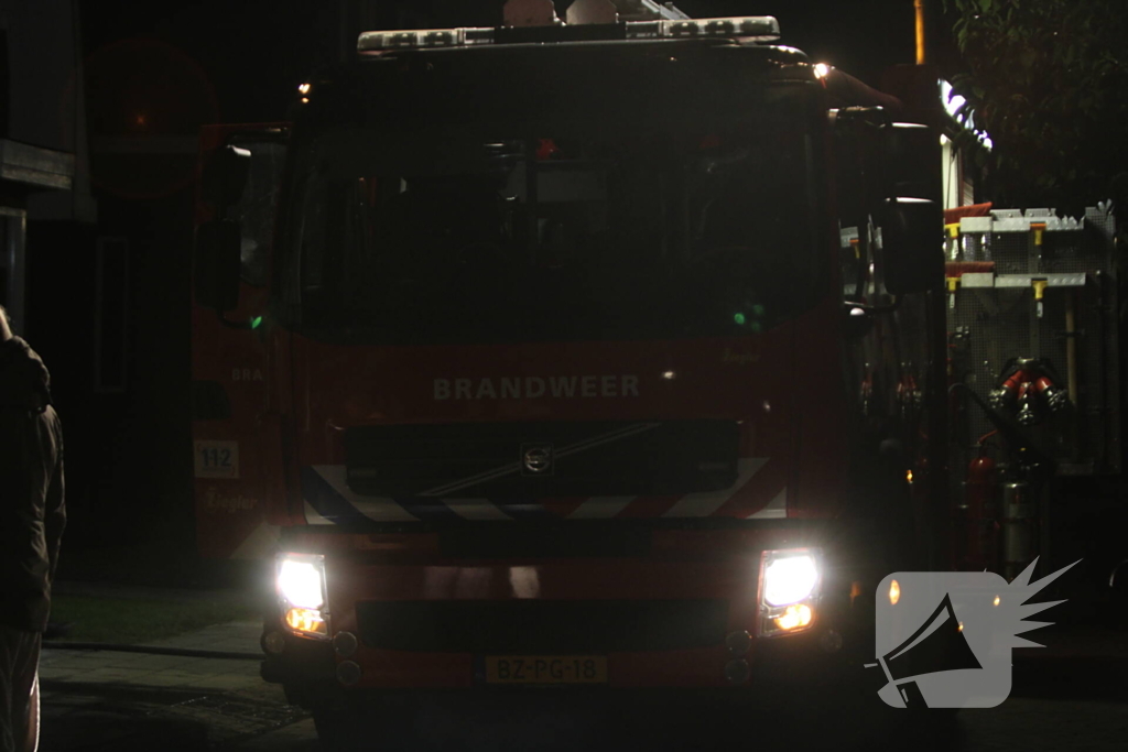 Brand in vuilniscontainer slaat over