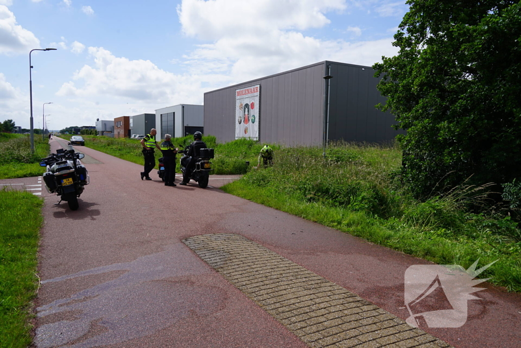 Scooterrijder belandt in sloot tijdens achtervolging