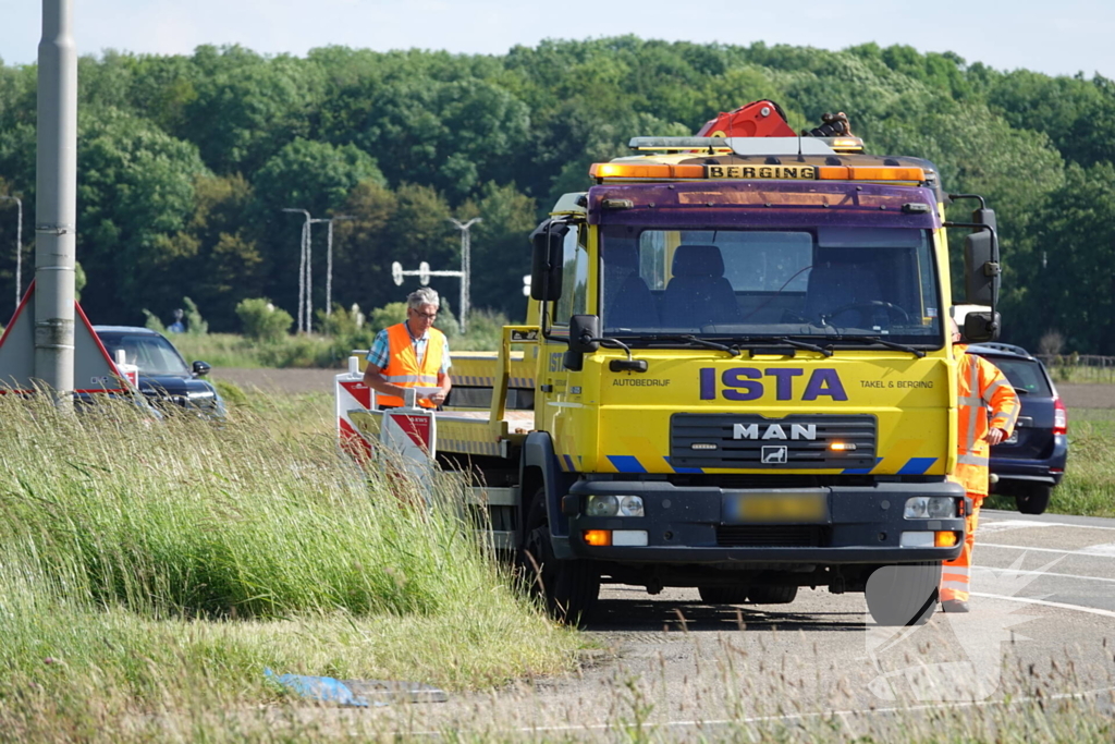 Camper klapt achterop personenauto