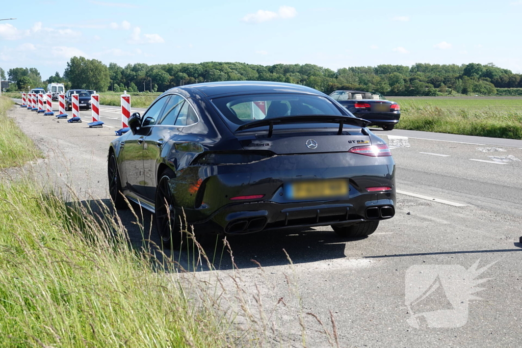 Camper klapt achterop personenauto