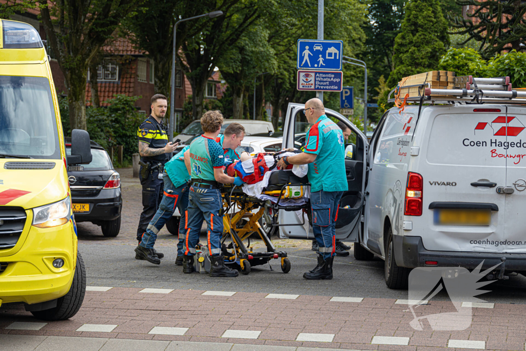 Een gewonde bij kop-staart ongeval