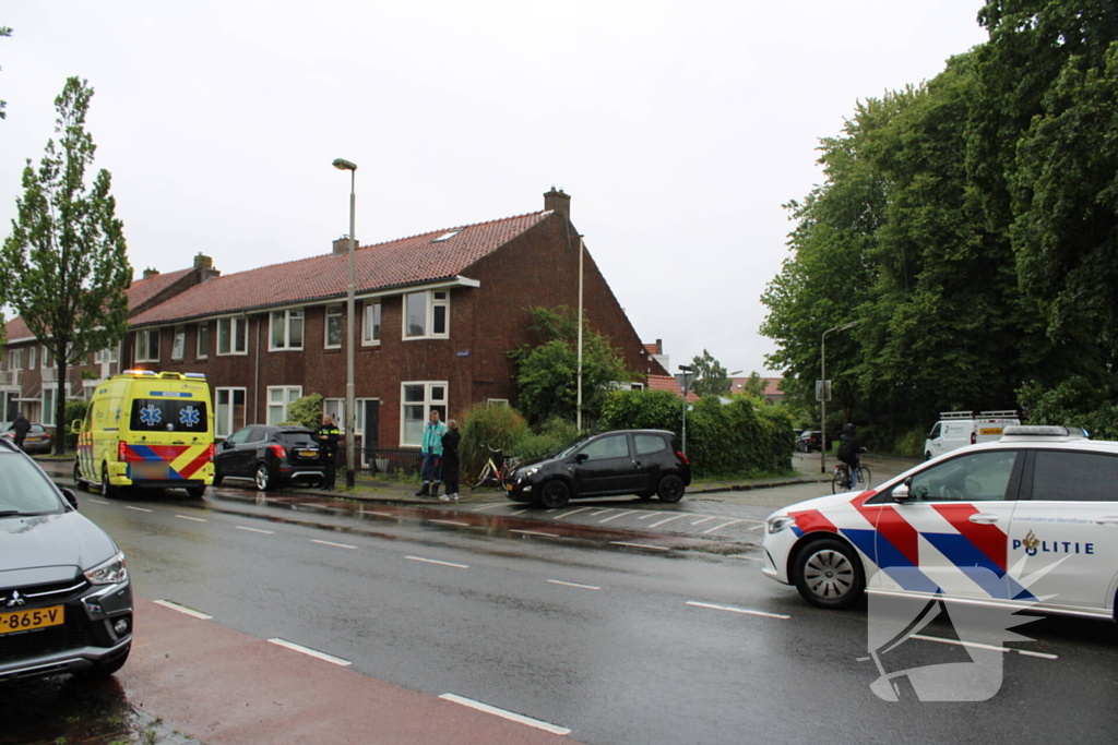 Fietser en automobilist met elkaar in botsing