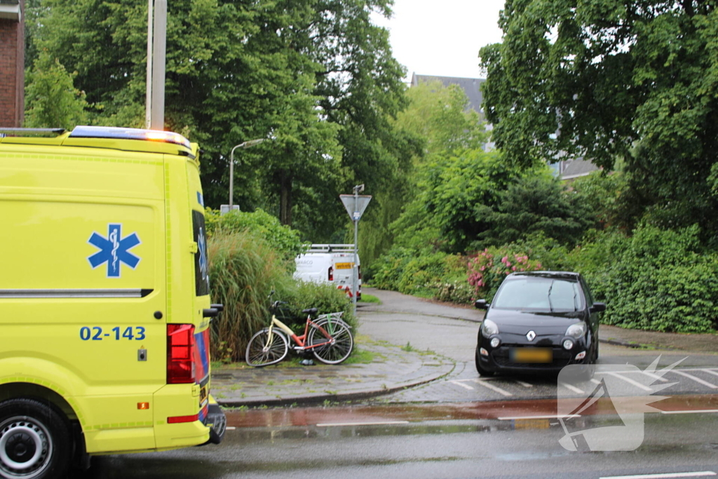 Fietser en automobilist met elkaar in botsing