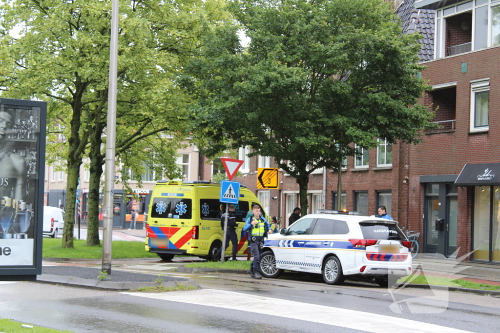 Automobilist en fietser met elkaar in botsing