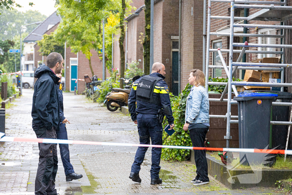 Explosie bij woning, omgeving afgezet