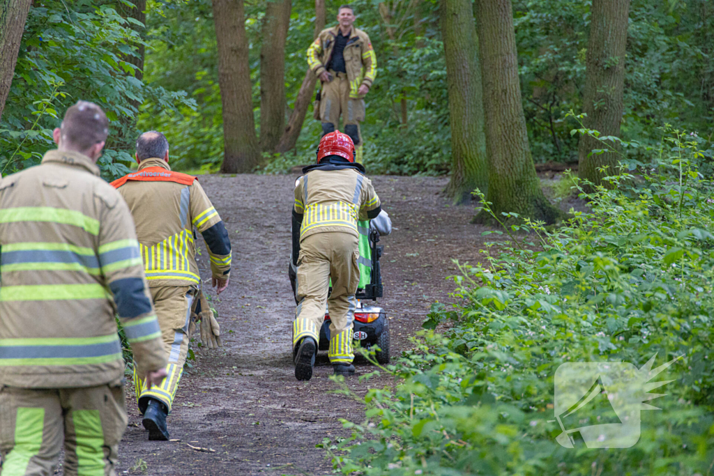 Brandweer schiet vastzittende scootmobieler te hulp