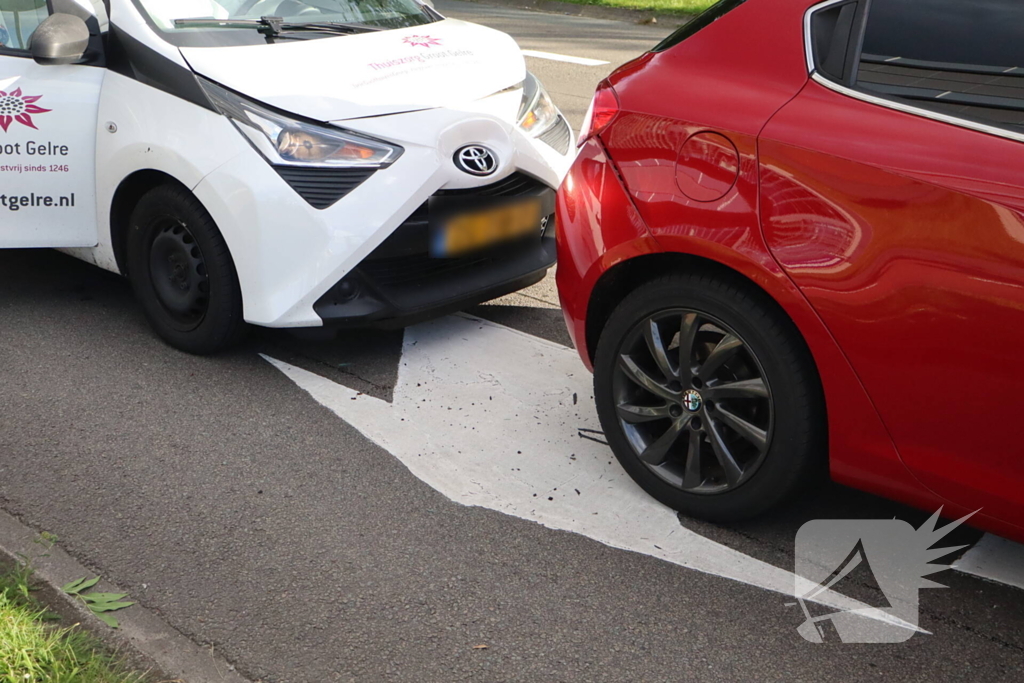 Kop-staart aanrijding voor verkeerlichten