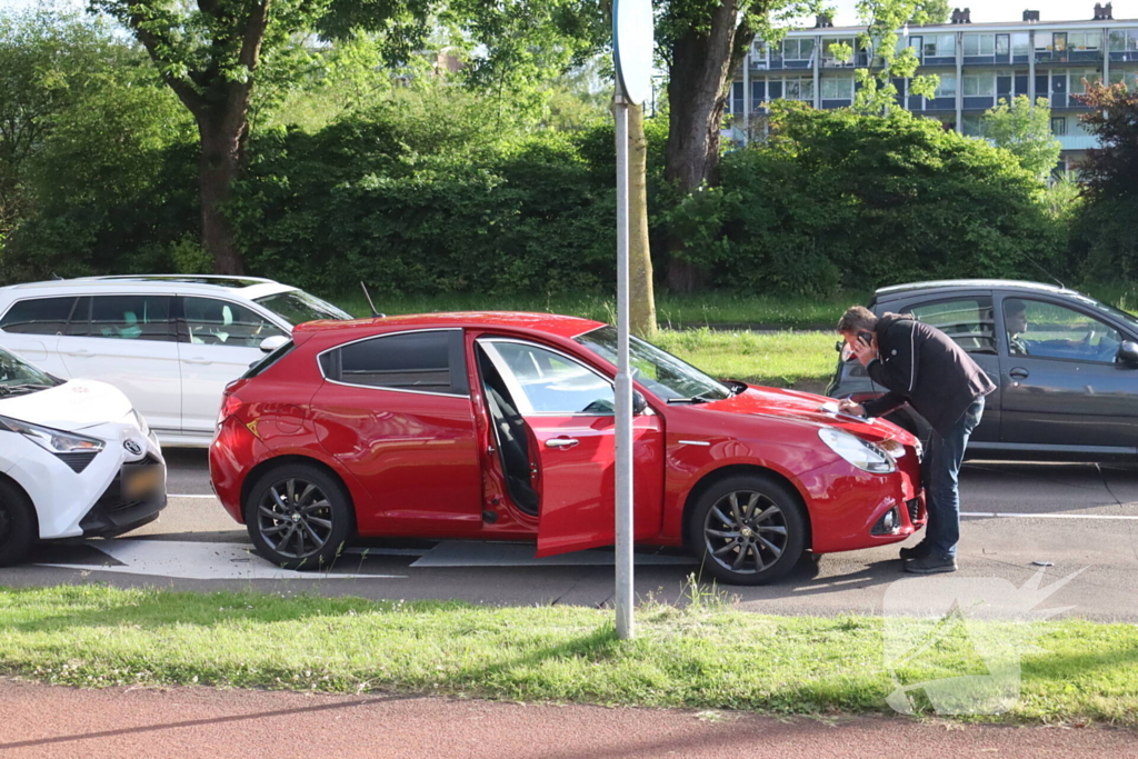 Kop-staart aanrijding voor verkeerlichten