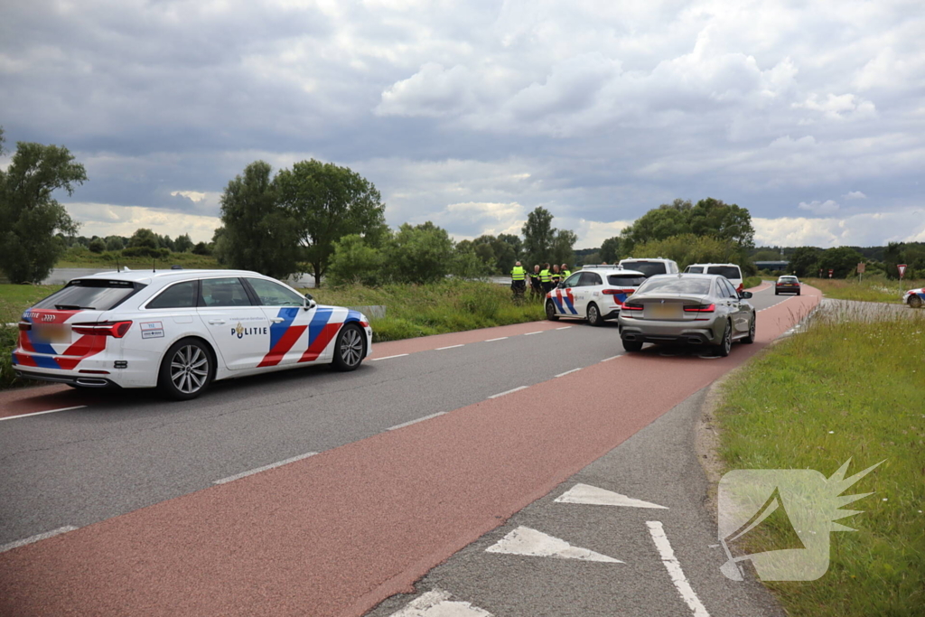 Bestuurder negeert stopteken en wordt tot stilstand gedwongen