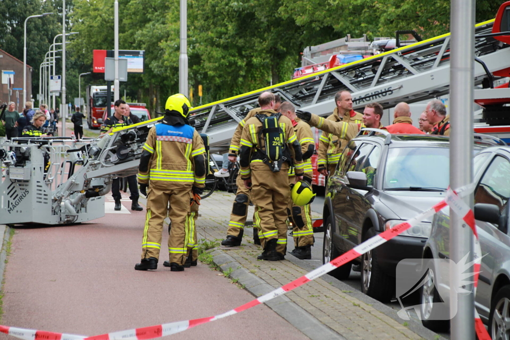 Brandweer komt met Cobra Coldcutter naar woningbrand