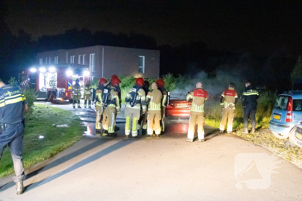 Cabriolet gaat in vlammen op