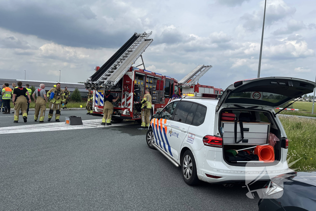 Auto te water na frontale aanrijding met vrachtwagen