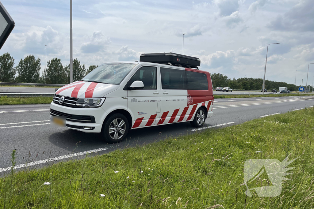 Auto te water na frontale aanrijding met vrachtwagen