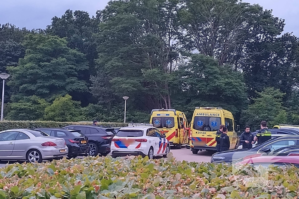 Traumahelikopter ingezet op parkeerplaats bij sportcentrum