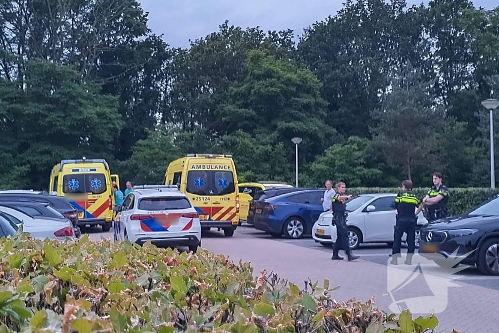 Traumahelikopter ingezet op parkeerplaats bij sportcentrum