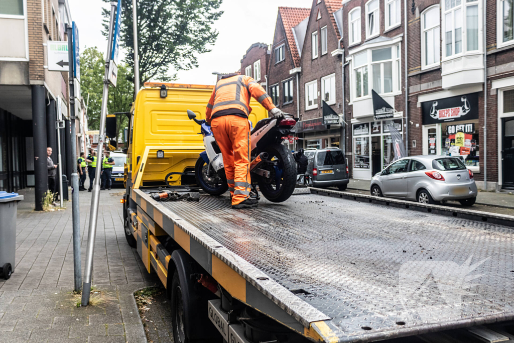 Motorrijder hard ten val na parkeeractie automobilist