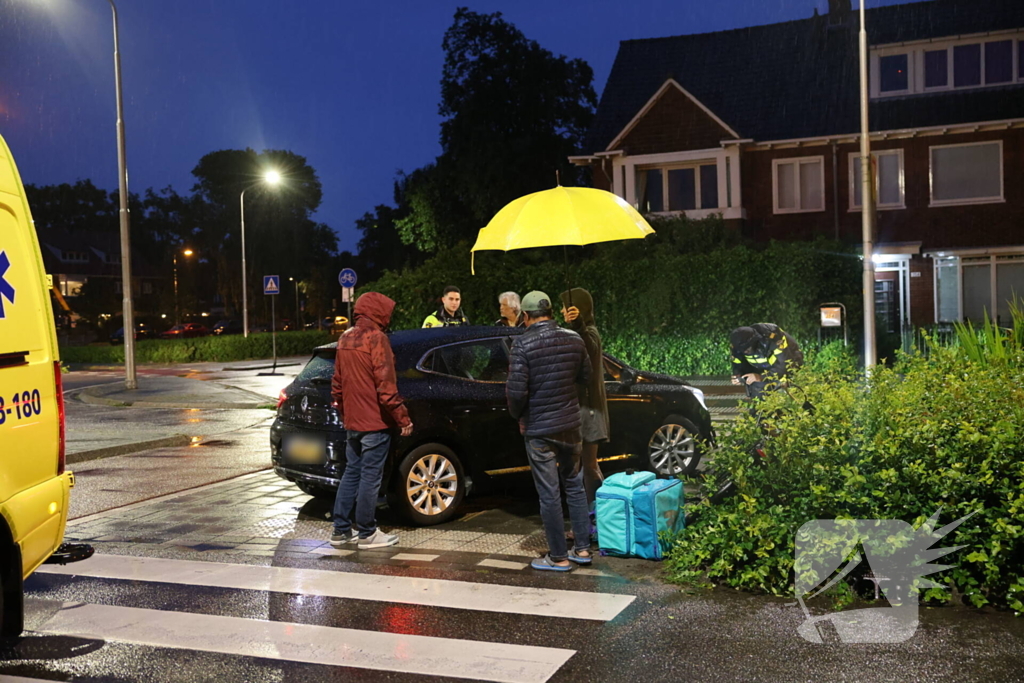 Fietser en automobilist botsen