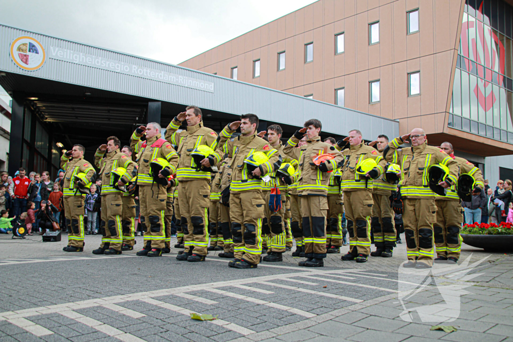 Brandweer herdenkt omgekomen collega's