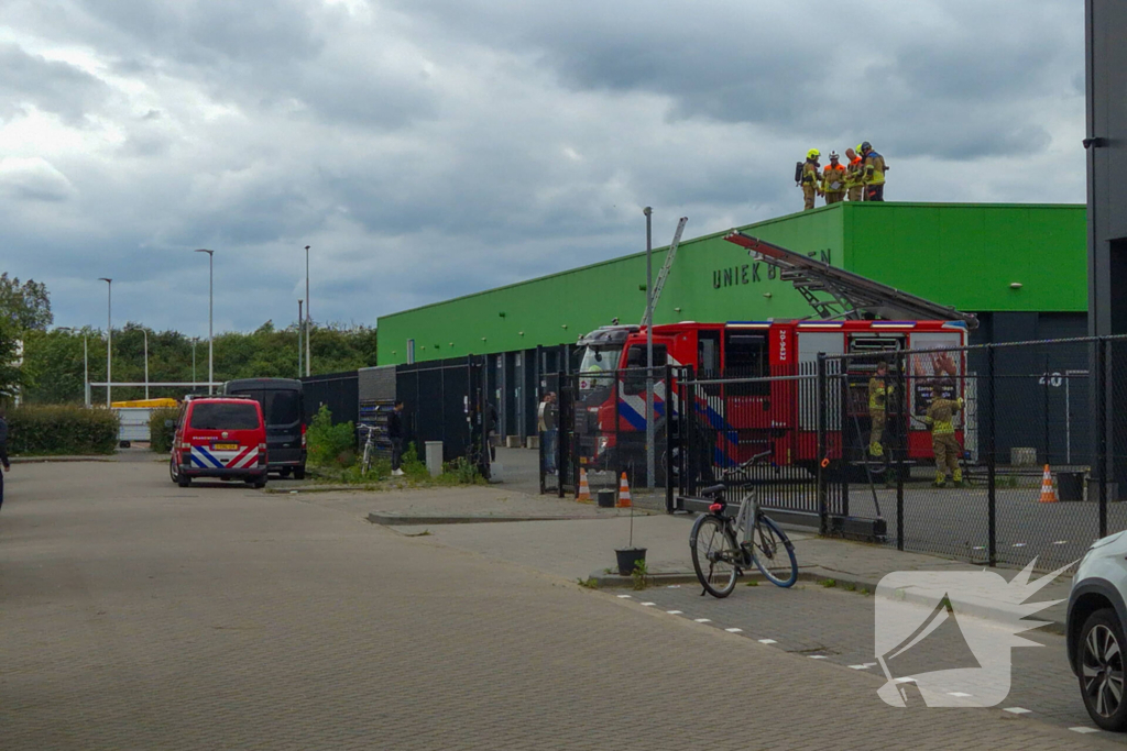 Brandweer onderzoekt brand in opslag