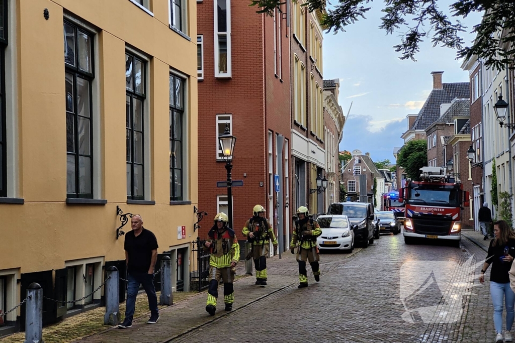 Appartement vol rook door keukenbrand